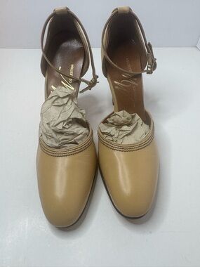 Vintage MW Designer Collection Tan Leather Heels Women's Size 5.5B